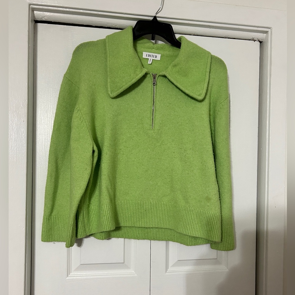 EDITED green sweater - no size fits like 1x